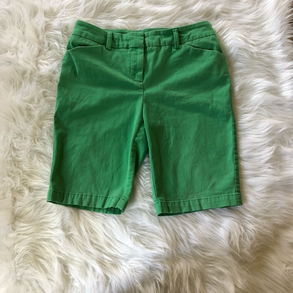 Jones New York Green Stretch Shorts
